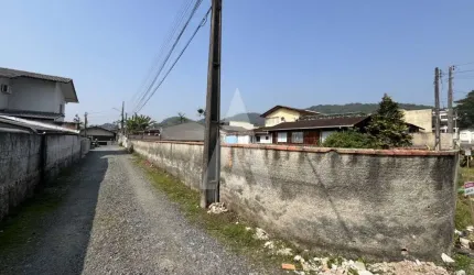 Terreno para alugar, 630.00 m2 por R$1500.00  - Iririu - Joinville/SC