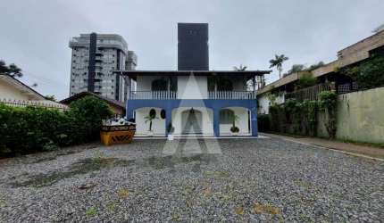 Casa comercial para alugar, 350.00 m2 por R$10000.00  - Centro - Joinville/SC