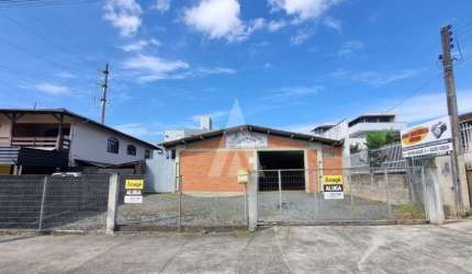 Galpão para alugar, 150.00 m2 por R$4500.00  - Bom Retiro - Joinville/SC