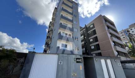 Apartamento com 3 quartos  para alugar, 80.00 m2 por R$2400.00  - Bom Retiro - Joinville/SC