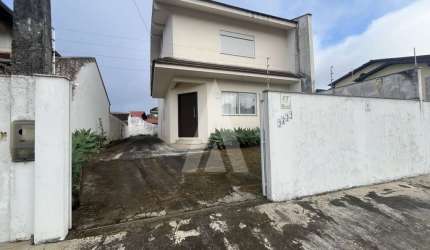 Casa residencial com 3 quartos  para alugar, 184.30 m2 por R$5000.00  - Gloria - Joinville/SC