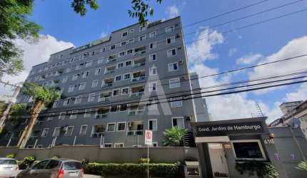 Apartamento com 2 quartos  para alugar, 48.87 m2 por R$1600.00  - Santo Antonio - Joinville/SC