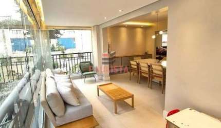 Apartamento à venda com 136m², 3 suítes, 3 vagas, lazer, próximo ao Metrô Praça da Árvore.