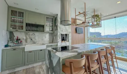 Excelente apartamento com 3 suítes à venda no Centro de Joinville - SC por R$ 2.550.000,00.