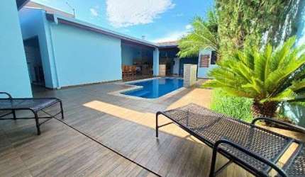 Casa com 4 dormitórios à venda, 283 m² por R$ 750.000,00 - Jockey Club - Barretos/SP