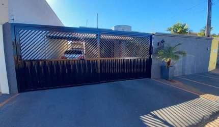 Casa com 3 dormitórios à venda, 253 m² por R$ 590.000,00 - Jockey Club - Barretos/SP