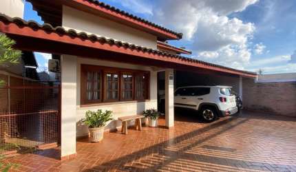 Casa com 3 dormitórios para alugar, 366 m² por R$ 5.830,00/mês - Celina - Barretos/SP