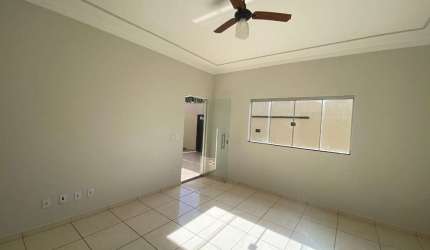 Casa com 3 dormitórios para alugar, 68 m² por R$ 2.969/mês - Nogueira - Barretos/SP