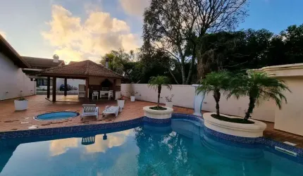Casa em Condomínio para Locação em Atibaia, Vila Santista, 3 dormitórios, 3 suítes, 2 banheiros, 2 vagas
