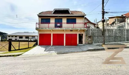 Casa com 3 dormitórios à venda, 260 m² por R$ 850.000 - Floresta Negra - Campos do Jordão/SP
