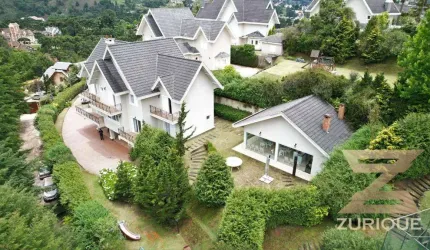 Linda Casa com 6 dormitórios à venda, 313 m² por R$ 3.200.000 - Jardim Manancial - Campos do Jordão/SP