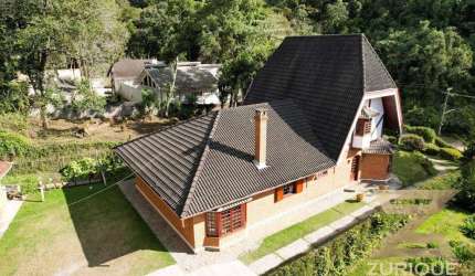 Casa com 4 dormitórios à venda, 236 m² por R$ 1.100.000,00 - Vila Capivari - Campos do Jordão/SP