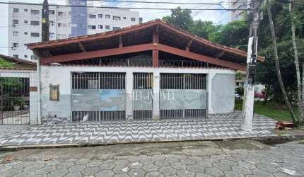 Casa Padrão à venda na Guilhermina - Praia Grande - SP: