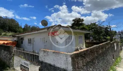 Casa de esquina , 500 metros da UFSC. codigo: 45595