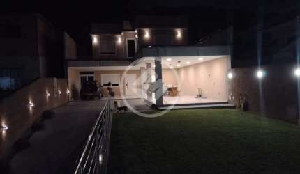 Linda casa de alto padrão, no centro historico de são josé codigo: 58108
