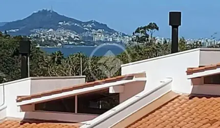 CASA À VENDA COM 3 DORMITÓRIOS SENDO UMA SUÍTE codigo: 88606