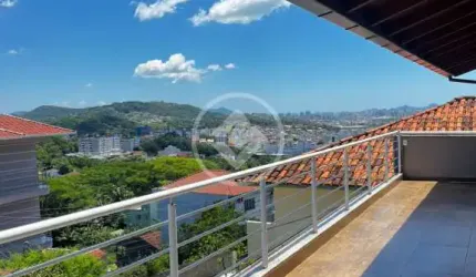 Maravilhosa casa com vista privilegiada no Centro Histórico de São José. codigo: 102334