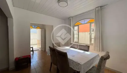 CASA 176M2 A VENDA COM 6 QUARTOS BALNEARIO ESTREITO codigo: 117629