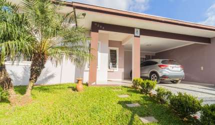 Casa plana com 147 metros no João costa