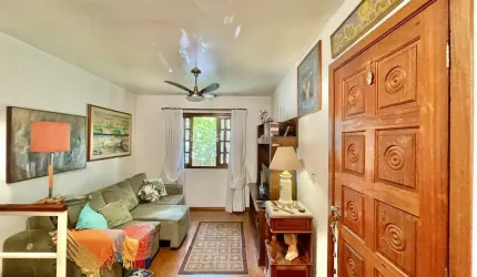 Lindo sobrado com suíte em condomínio fechado!