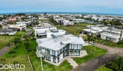 Mansão no Ocean Side para Comprar com  592m2 por R$ 5.200.000,00