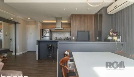 Apto 3 dormitórios, transformado em 2 com suíte e closet enorme, 2 vagas de gara
