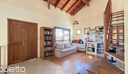 Excelente casa a venda com 4 dormitórios no bairro Tristeza, Zona Sul.