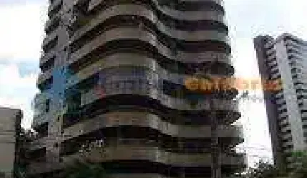 Apartamento 180m&#178; no Edf. Coronel Antônio Lucena na Tamarineira