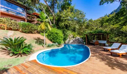 Casa com 4 quartos em condomínio em Araras, Petrópolis.