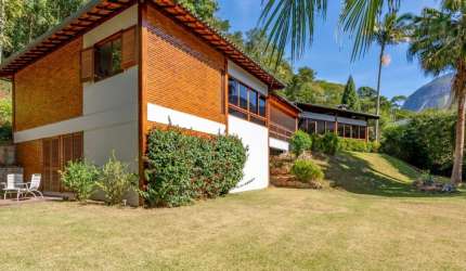 Casa com 5 quartos em condomínio em Quebra Frascos, Teresópolis.