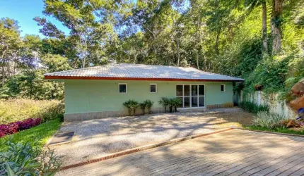 Casa com 2 quartos em condomínio em Araras, Petrópolis.