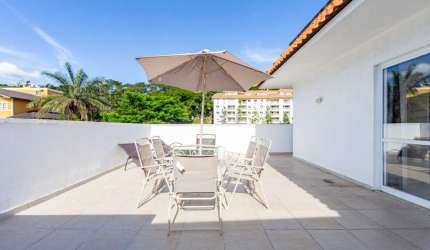 Cobertura duplex com 4 quartos em Itaipava, Petrópolis.