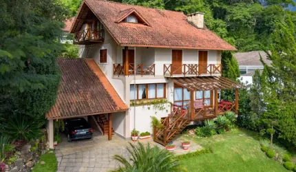 Casa com 5 quartos em condomínio em Quebra Frascos, Teresópolis.