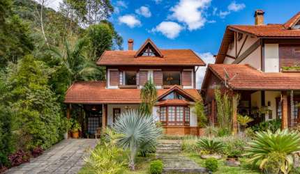 Casa com 6 quartos em condomínio na Granja Guarani, Teresópolis.