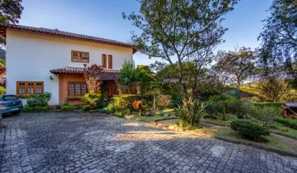 Casa com 3 quartos em condomínio em Quebra Frascos, Teresópolis.