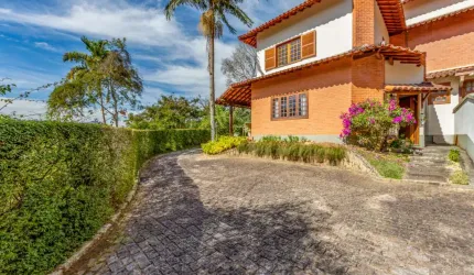 Casa com 4 quartos em condomínio no Quebra Frascos, Teresópolis.