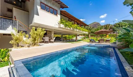 Casa com 5 quartos em Quebra Frascos, Teresópolis.