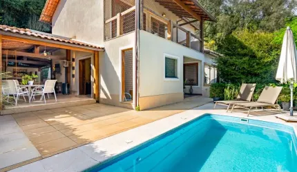 Casa com 4 quartos em condomínio em Nogueira, Petrópolis.