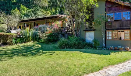 Casa com 5 quartos em condomínio em Araras, Petrópolis.