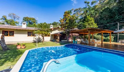 Casa 3 quartos em Quebra Frascos, Teresópolis.