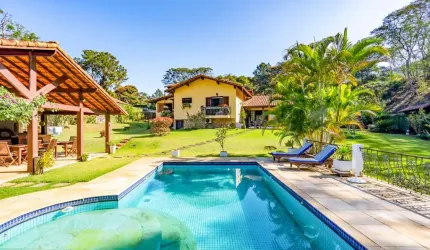 Casa com 6 quartos no Cuiabá, Petrópolis.
