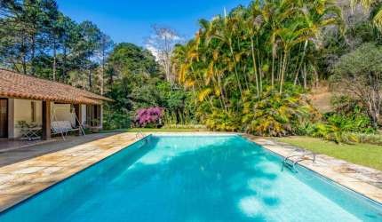 Casa com 4 quartos em condomínio em Araras, Petrópolis.