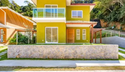 Casa com 3 quartos em condomínio em Araras, Petrópolis.