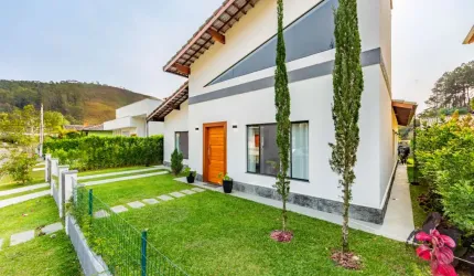 Casa linear com 3 quartos em Vargem Grande, Teresópolis