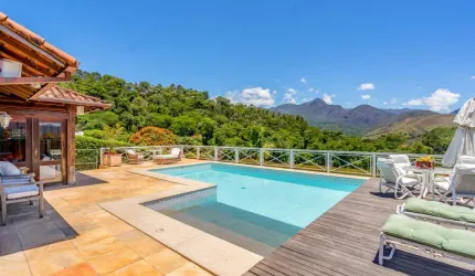Casa com 4 quartos em Itaipava, Petrópolis