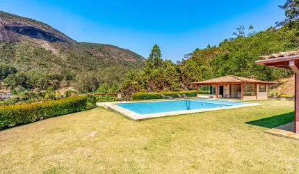 Casa com 5 quartos em Araras, Petrópolis