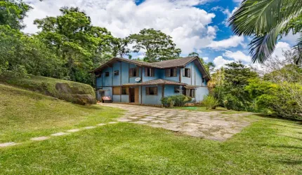Casa com 4 quartos em Itaipava, Petrópolis