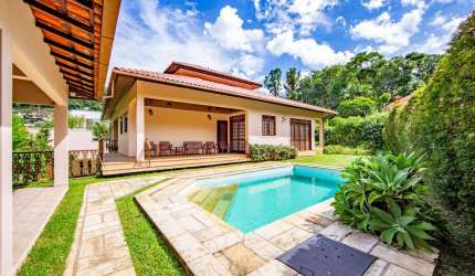 Casa linear com 4 quartos à venda no condomínio Vale dos Eucaliptos