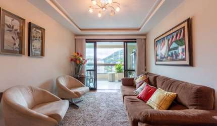 Cobertura duplex com 3 quartos no Alto, em Teresópolis.