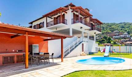Casa com 5 quartos na Barra do Imbuí, Teresópolis.